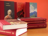 Россия подарила киргизским вузам 25 комплектов книг