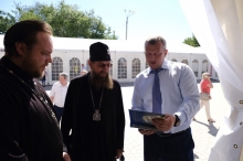 Губернатор Астраханской области посетил книжную экспозицию выставки-форума «Радость Слова»