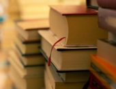 В Абакане (республика Хакасия) продолжается акция «Подарим новую книгу библиотеке»